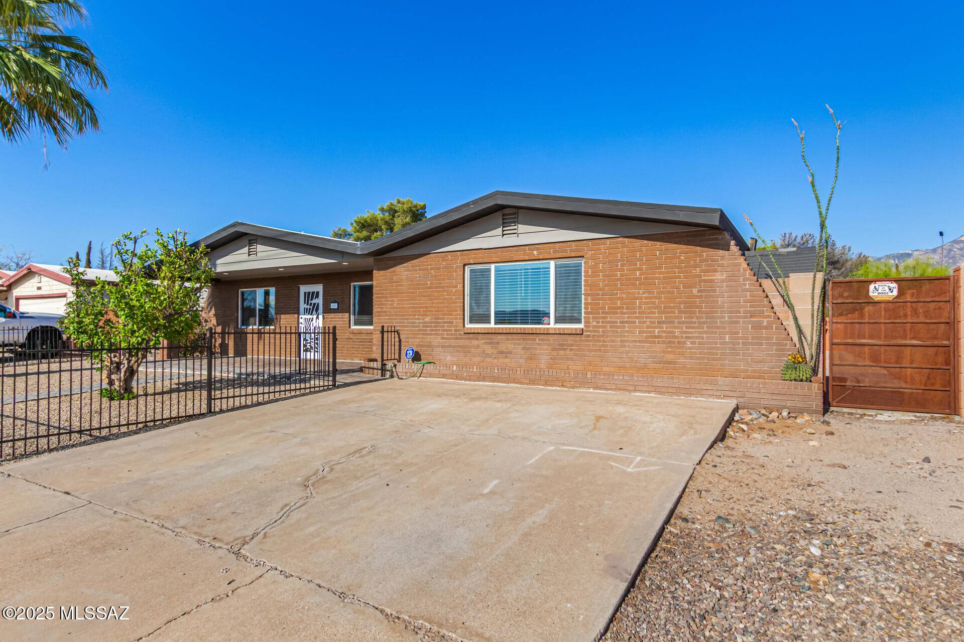 Tucson, AZ 85739,15932 N Twin Lakes Drive