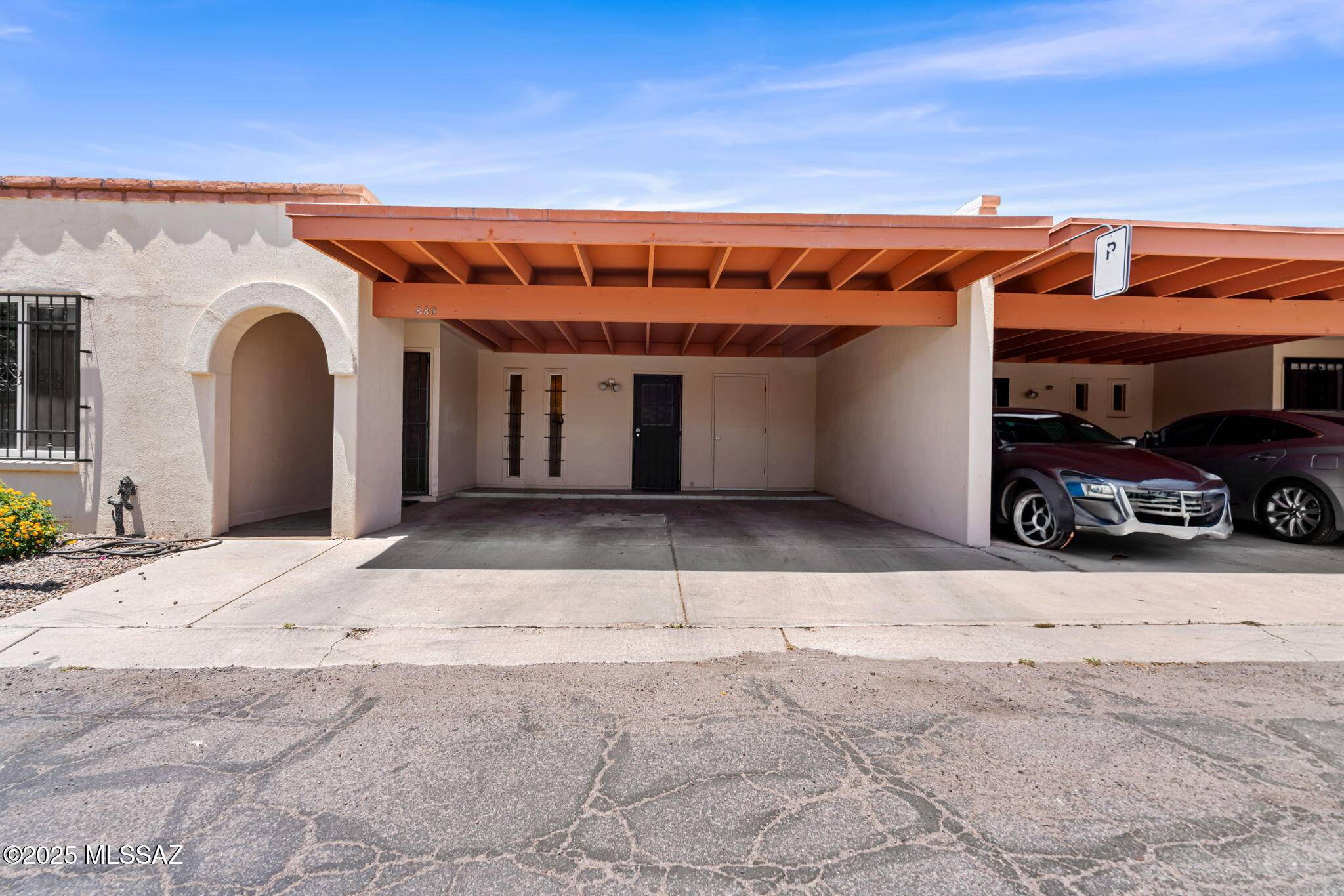 Tucson, AZ 85710,880 S Ciudad Circle