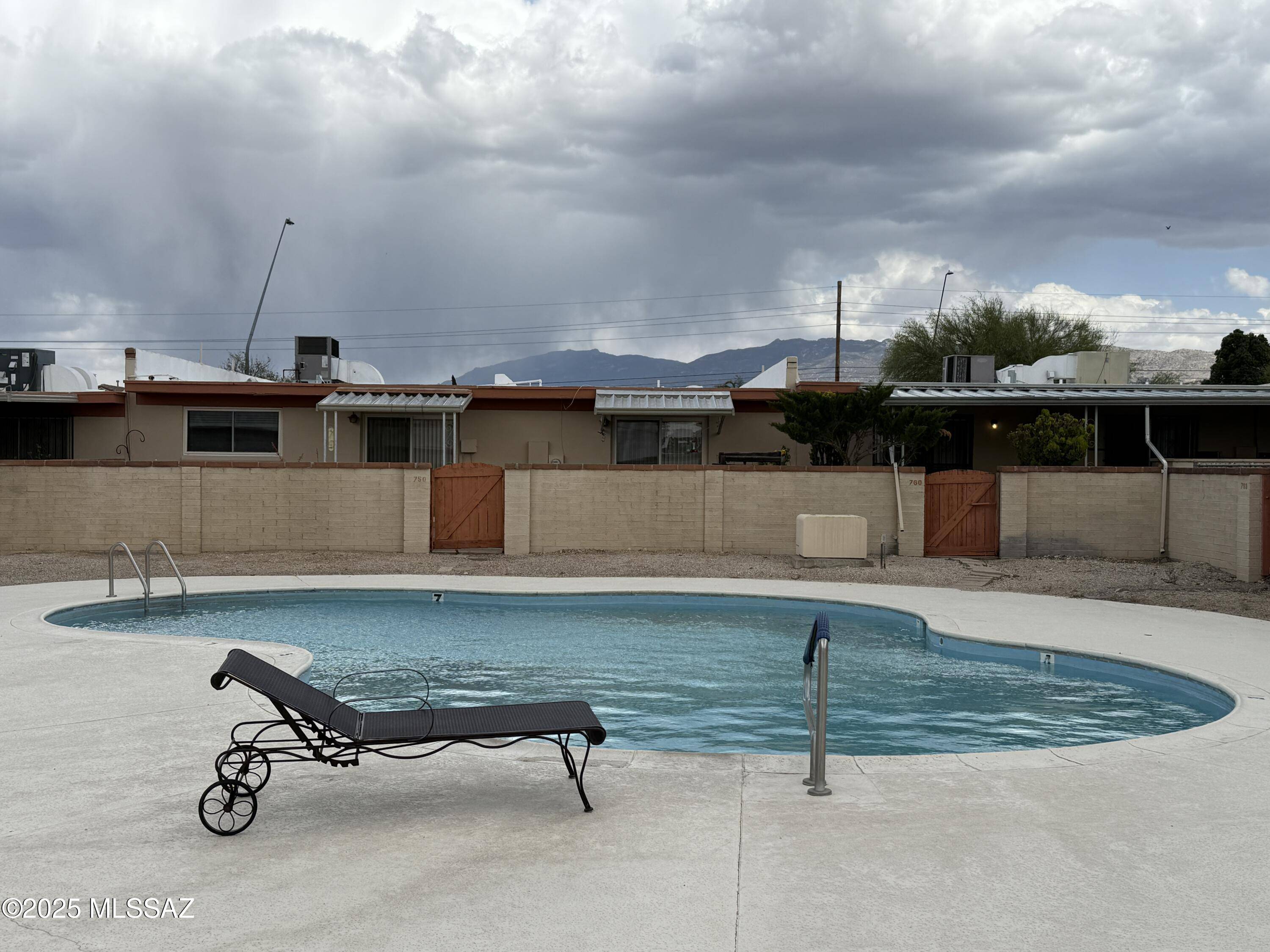 Tucson, AZ 85710,880 S Ciudad Circle