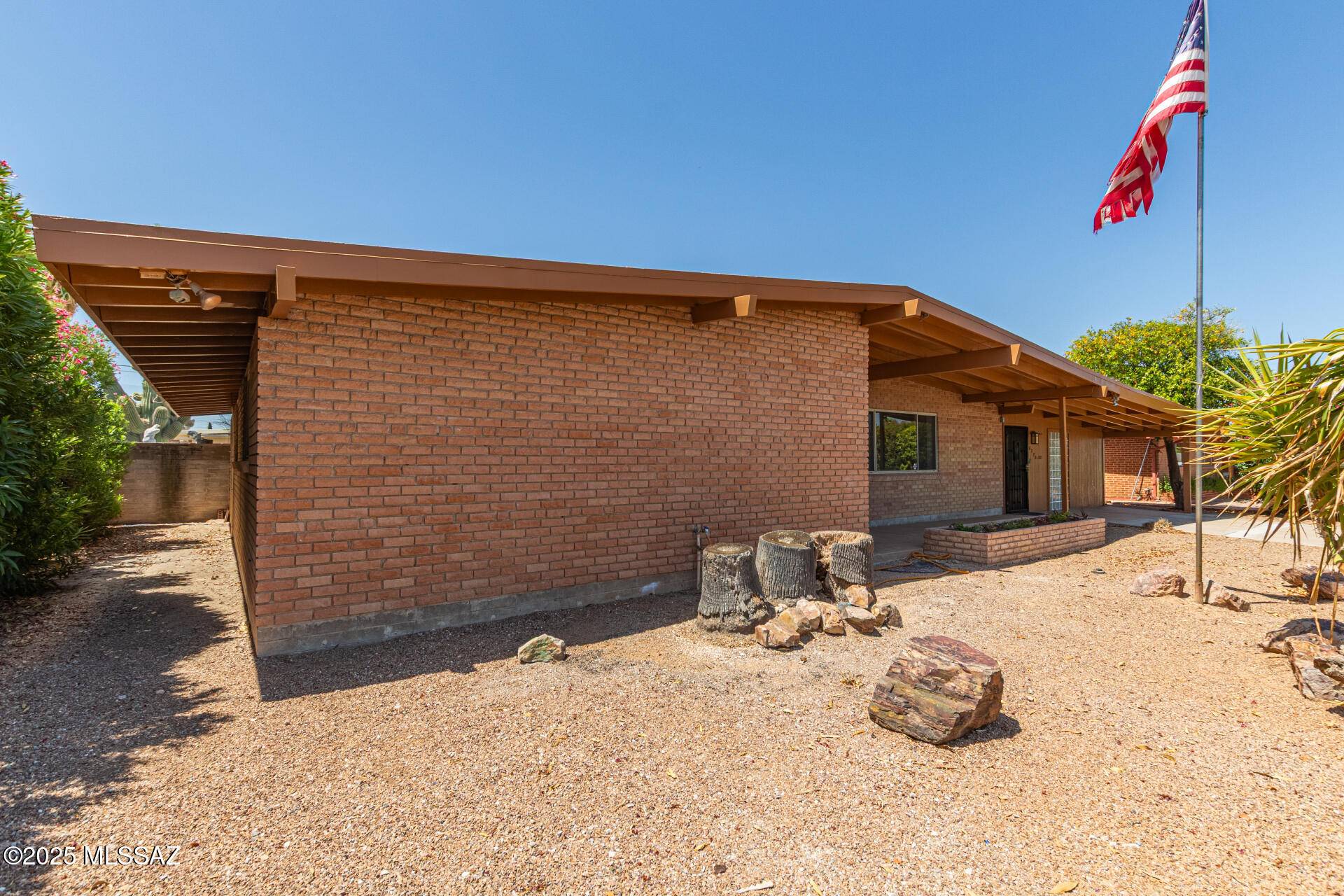 Tucson, AZ 85710,8270 E Vicksburg Street