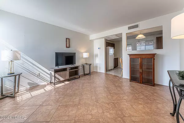 Green Valley, AZ 85614,303 Paseo Madera  #C