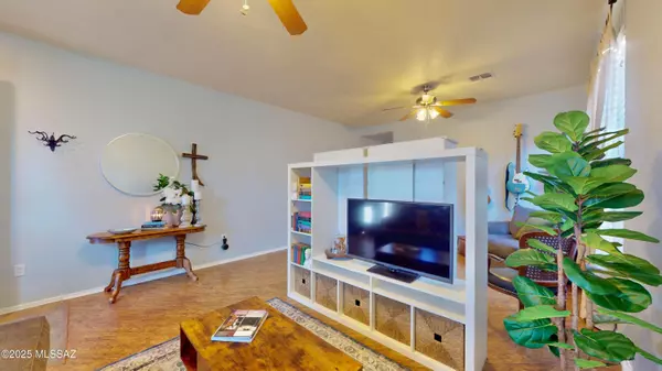 Sahuarita, AZ 85629,347 W Calle La Bolita