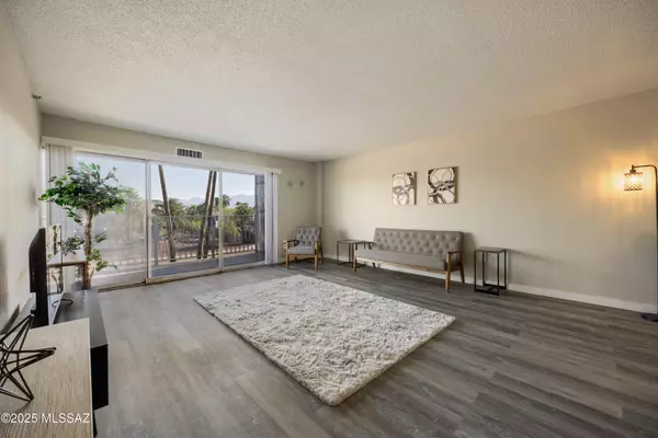 425 W Paseo Redondo 6A, Tucson, AZ 85701