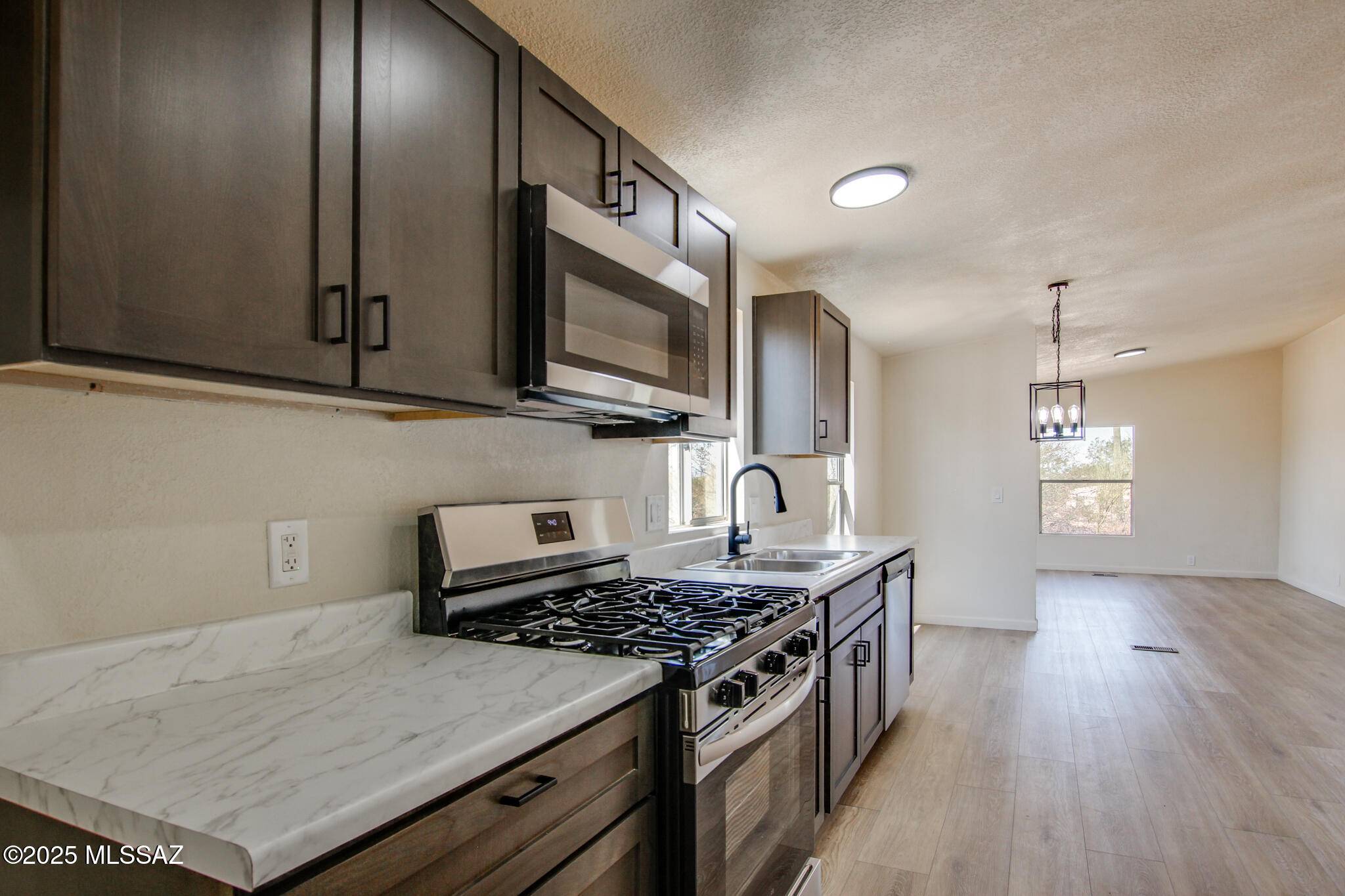 6941 W Kay Lynn Drive, Tucson, AZ 85735