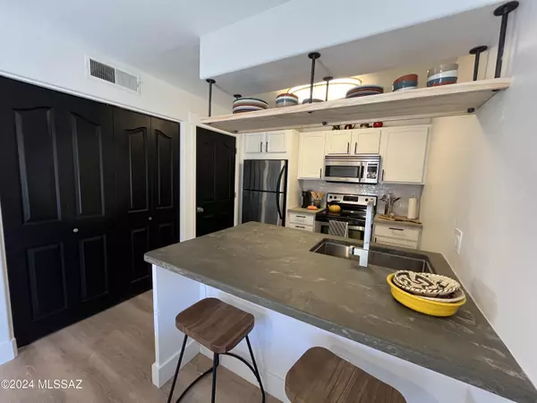 5751 N Kolb Road #33202, Tucson, AZ 85750