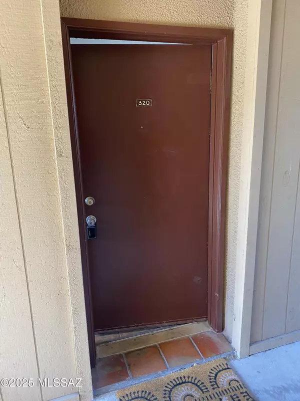 Tucson, AZ 85719,1810 E Blacklidge Drive #APT 320