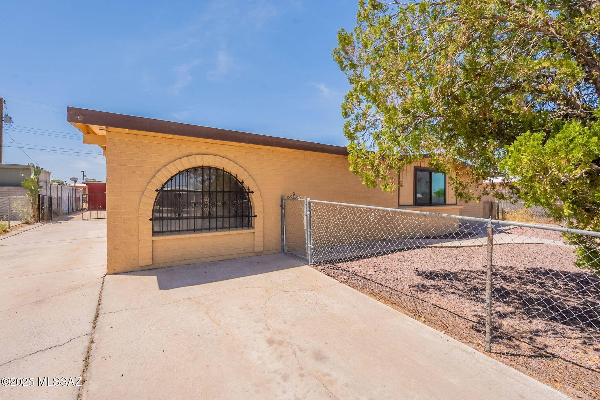 Tucson, AZ 85706,325 W Santa Maria Street