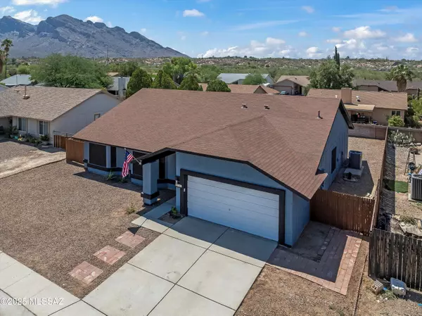 1517 W Oak Shadows Drive, Tucson, AZ 85737