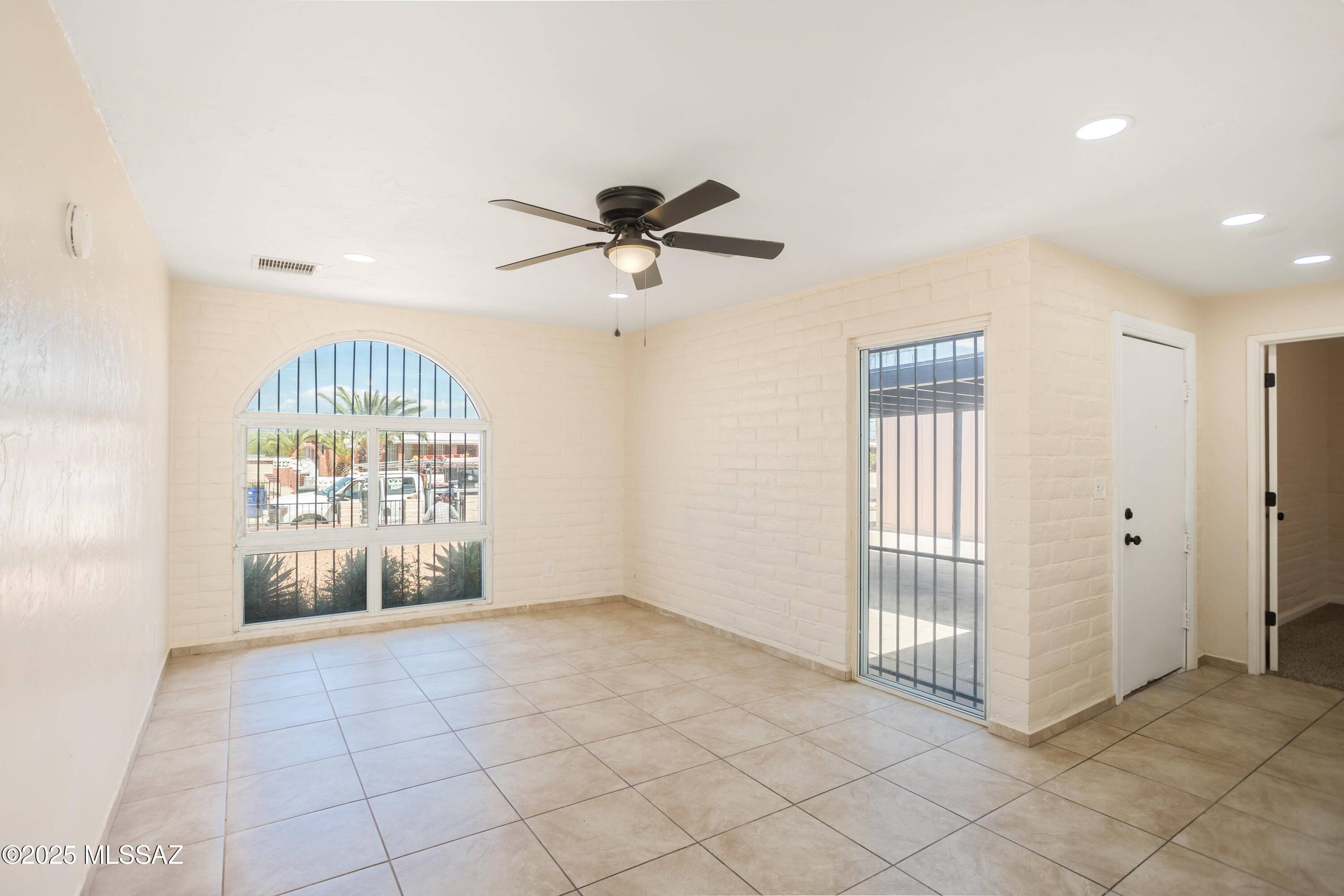Tucson, AZ 85706,849 W Hawaii Drive