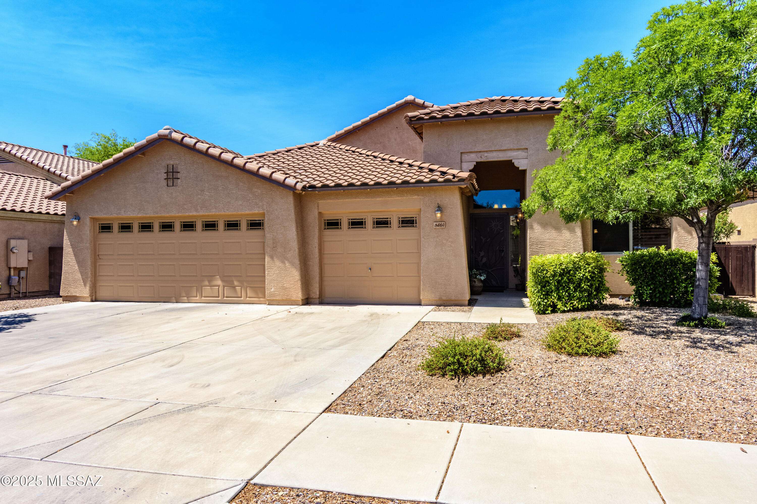 3460 S Thunder Chorus Road, Tucson, AZ 85713