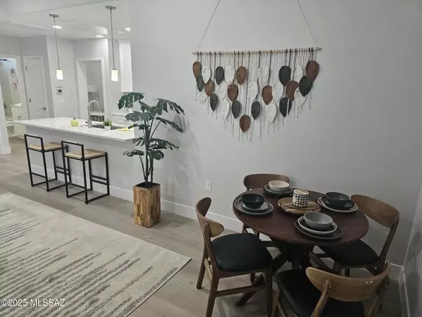 Tucson, AZ 85718,2012 E River Road #UNIT 203