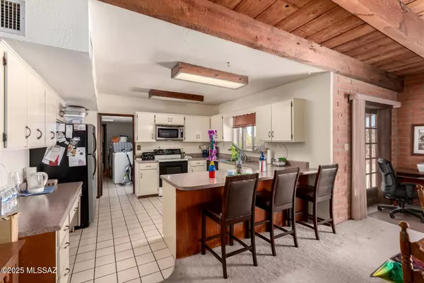 10901 N Camino De Oeste, Tucson, AZ 85742