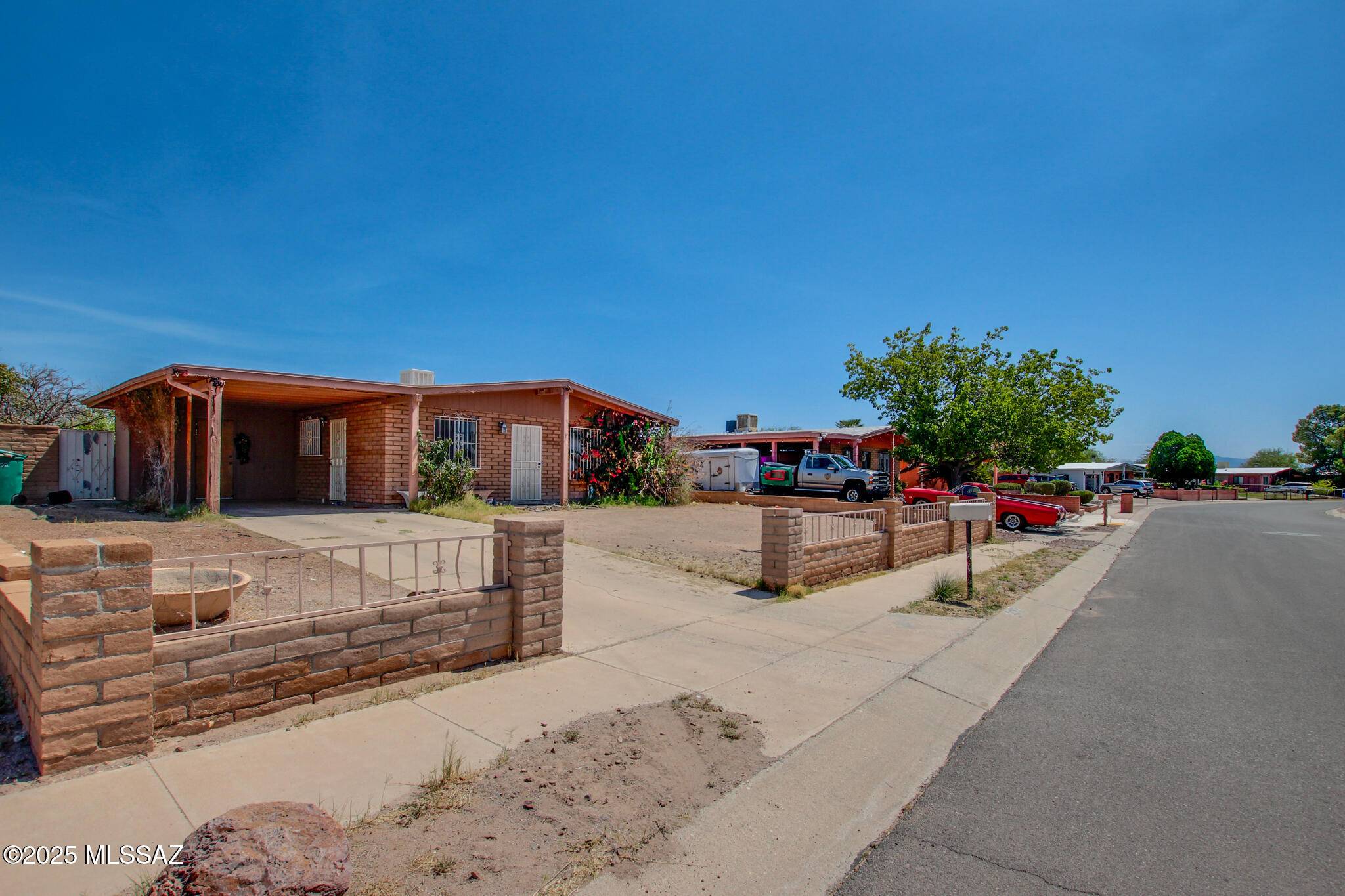 3042 W Christopher Drive, Tucson, AZ 85746