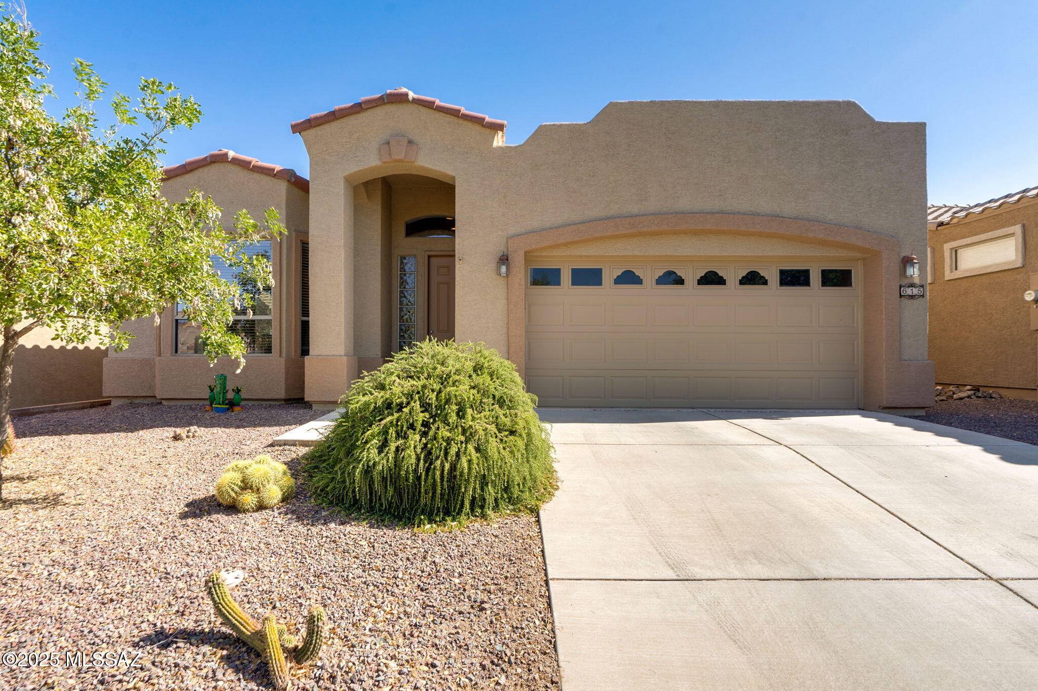 615 W Moorwood Street, Green Valley, AZ 85614