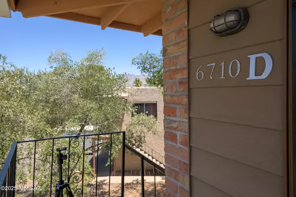 Tucson, AZ 85715,6710 E Calle La Paz  #UNIT D