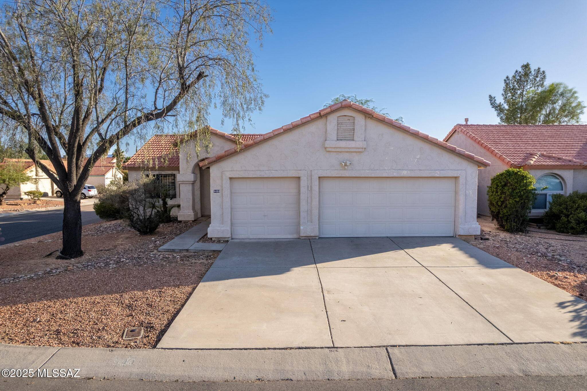 Tucson, AZ 85742,9401 N Warbler Place