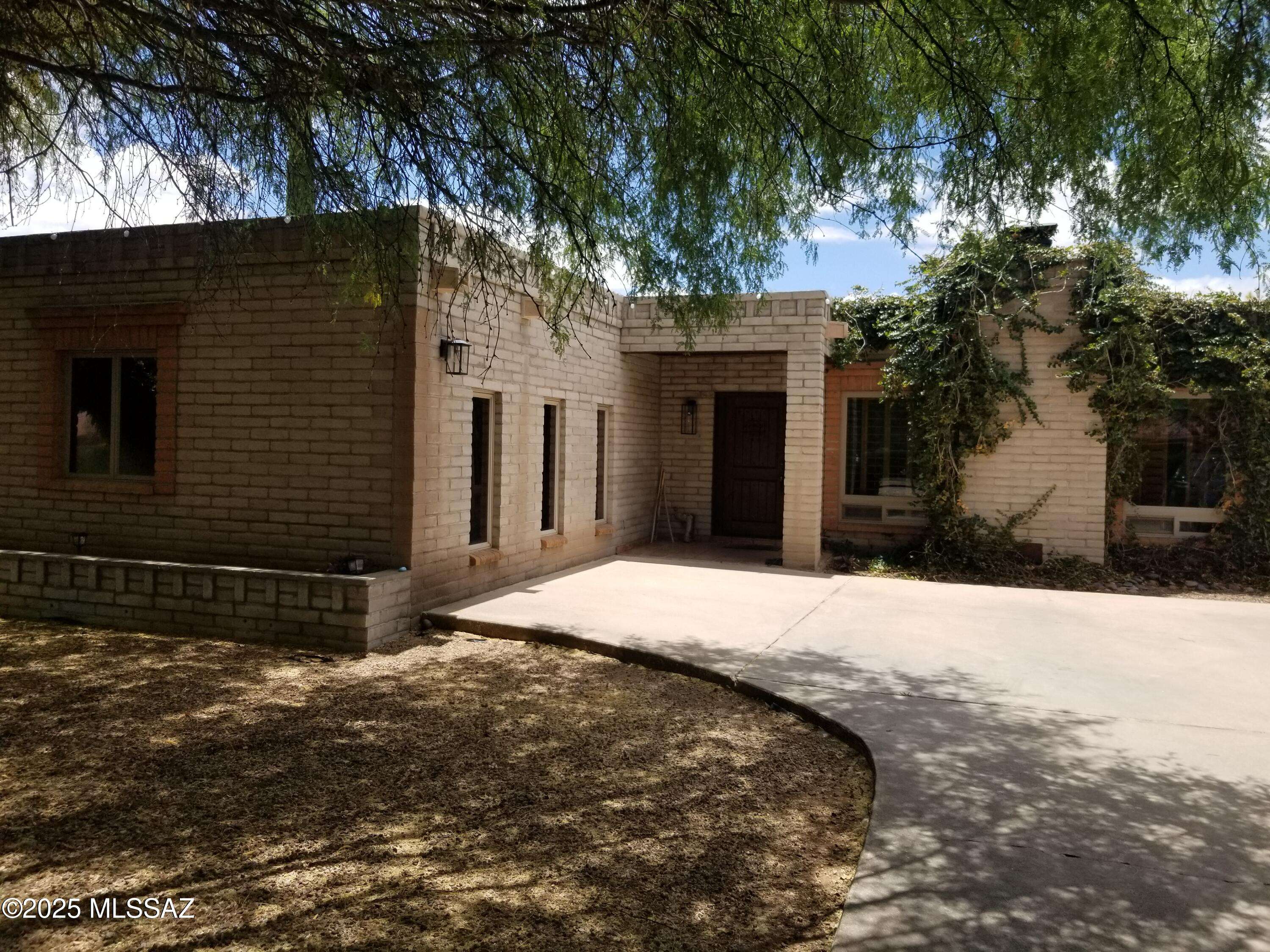 1911 W Meadow Hills Drive, Nogales, AZ 85621
