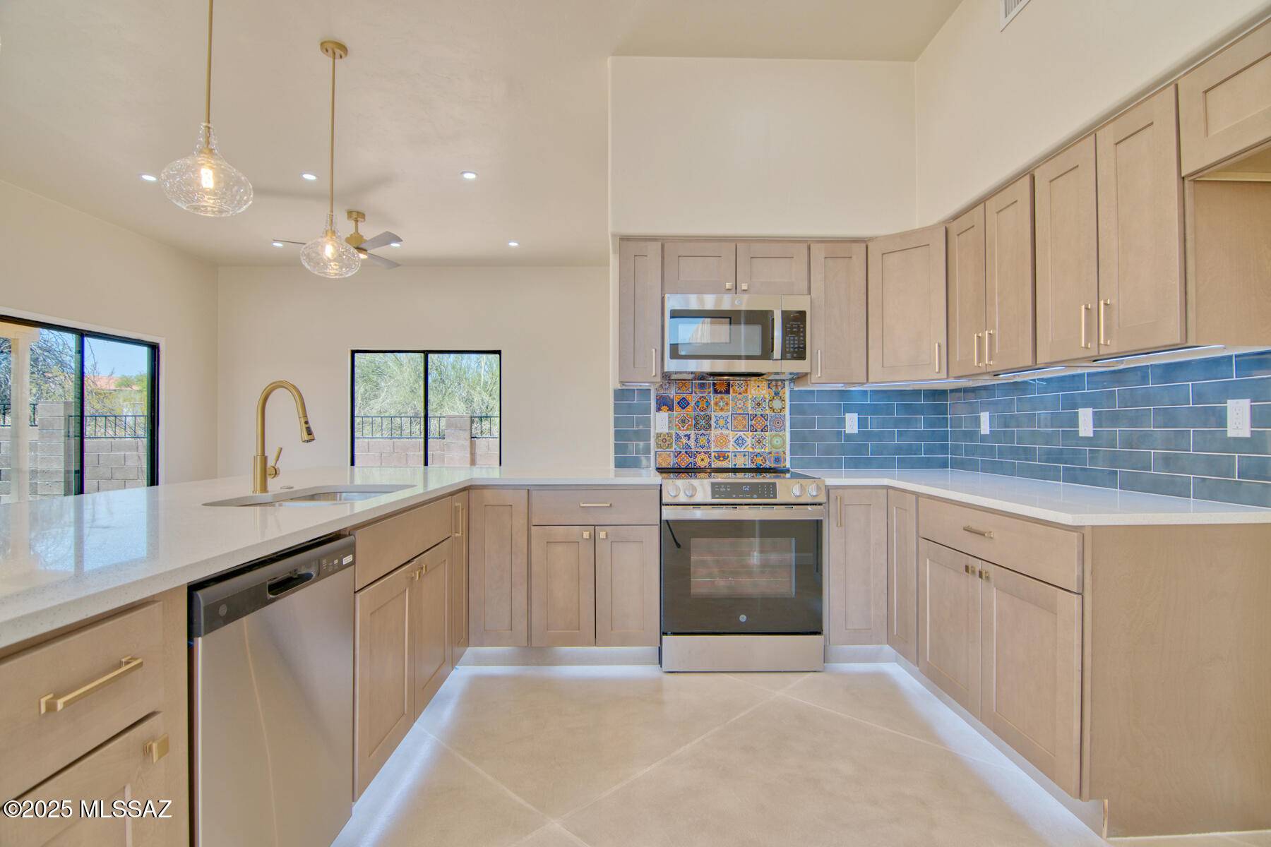 Tucson, AZ 85748,35 N Southern Swale Avenue