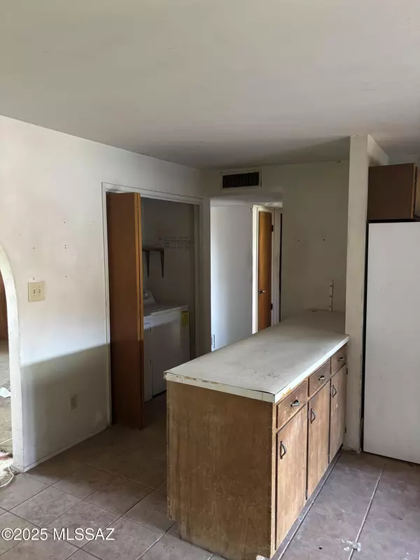Tucson, AZ 85713,1852 W Caravelle Road