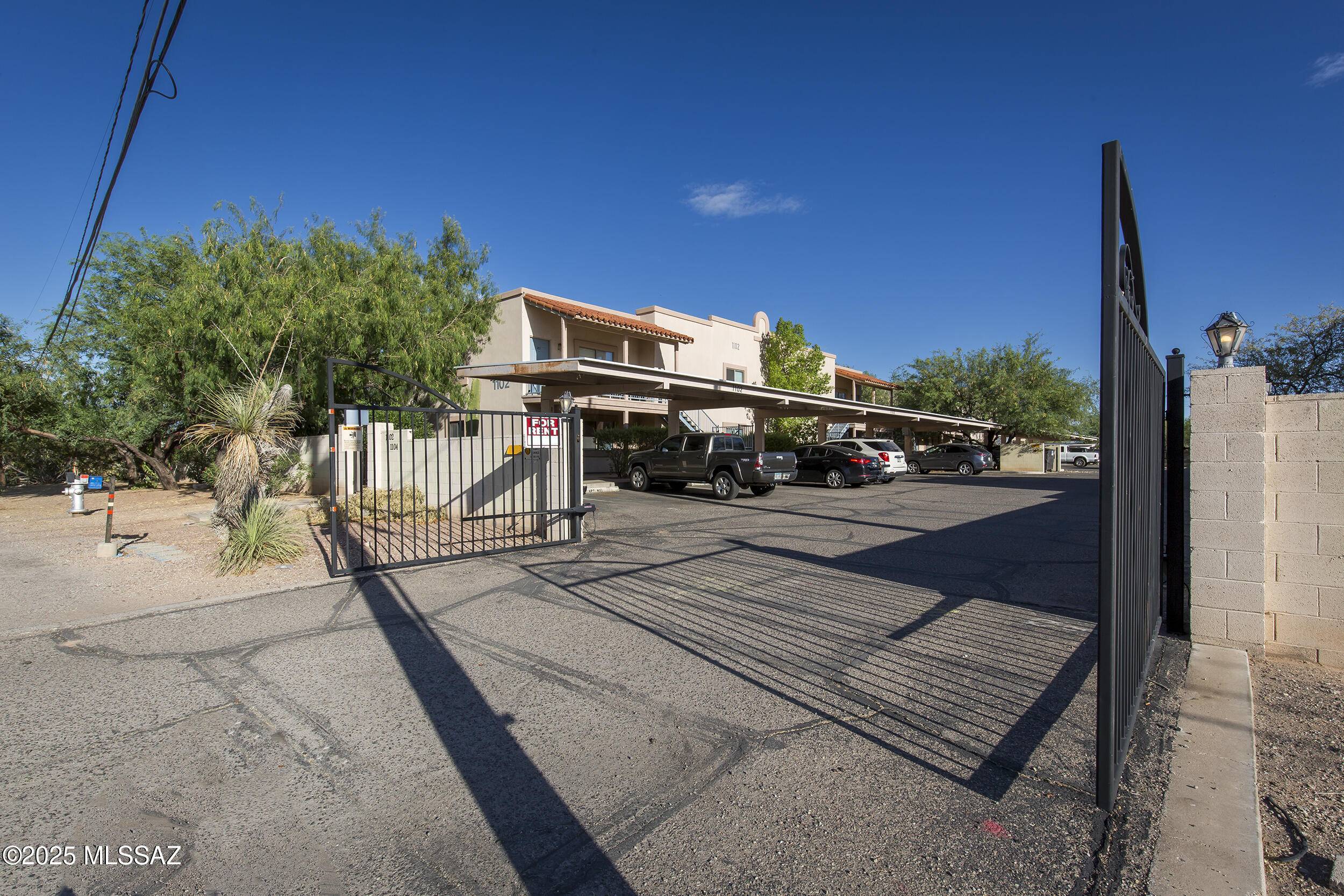 Tucson, AZ 85719,1102-1104 E Halcyon Road