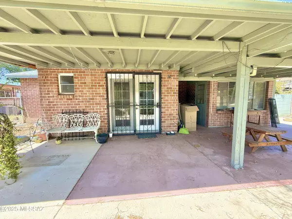 Tucson, AZ 85712,5438 E Willard Street