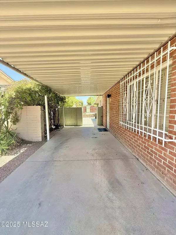 Tucson, AZ 85712,5438 E Willard Street