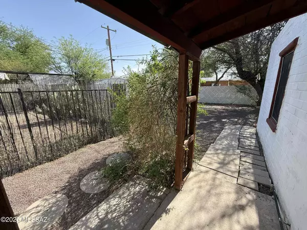 Tucson, AZ 85712,2524 N Goyette Avenue #2