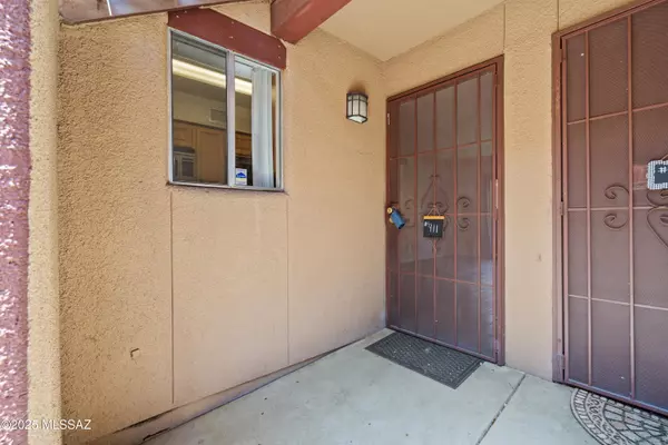 Tucson, AZ 85719,1810 E Blacklidge Drive #APT 911