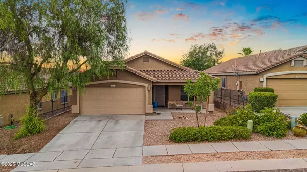 10911 S Lake Gambusi Drive, Vail, AZ 85641