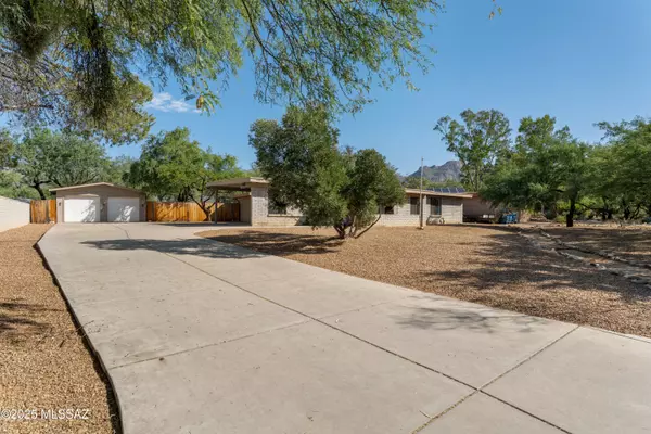 Tucson, AZ 85749,9219 E Walnut Tree