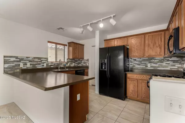 Sahuarita, AZ 85629,742 W Calle Ormino