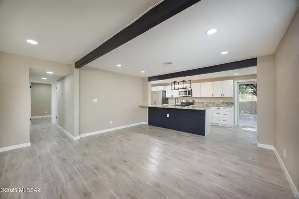 Tucson, AZ 85756,7064 S San Fernando