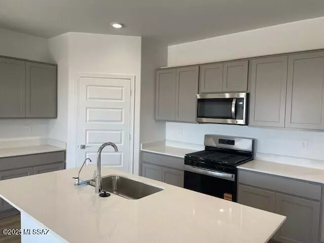 12168 E Morris Carson Drive, Vail, AZ 85641