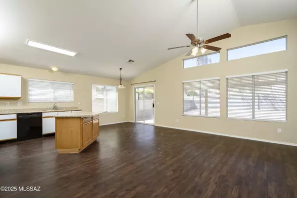 Tucson, AZ 85743,8647 N Kimball Way
