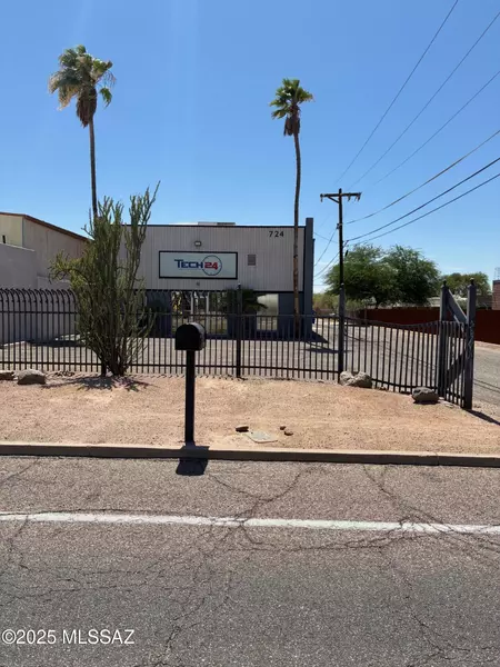 724 S Campbell Avenue, Tucson, AZ 85719