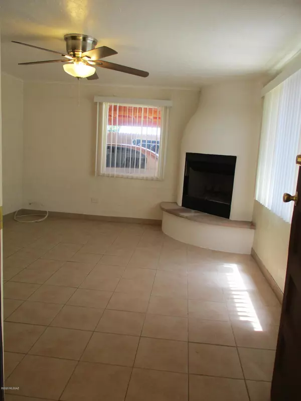 Tucson, AZ 85712,4252 E Pima Street #2