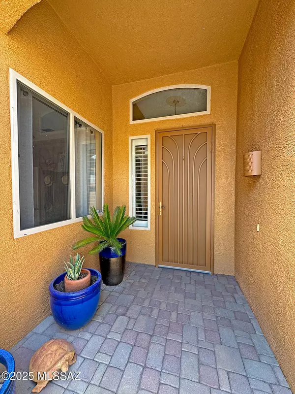 Oro Valley, AZ 85755,332 W Sacaton Canyon Drive