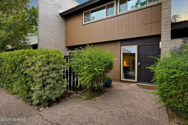 Tucson, AZ 85712,5701 E Glenn Street #38