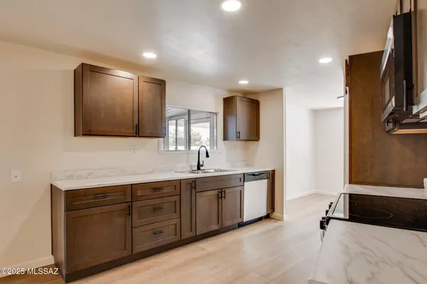 Green Valley, AZ 85614,270 W Pinon