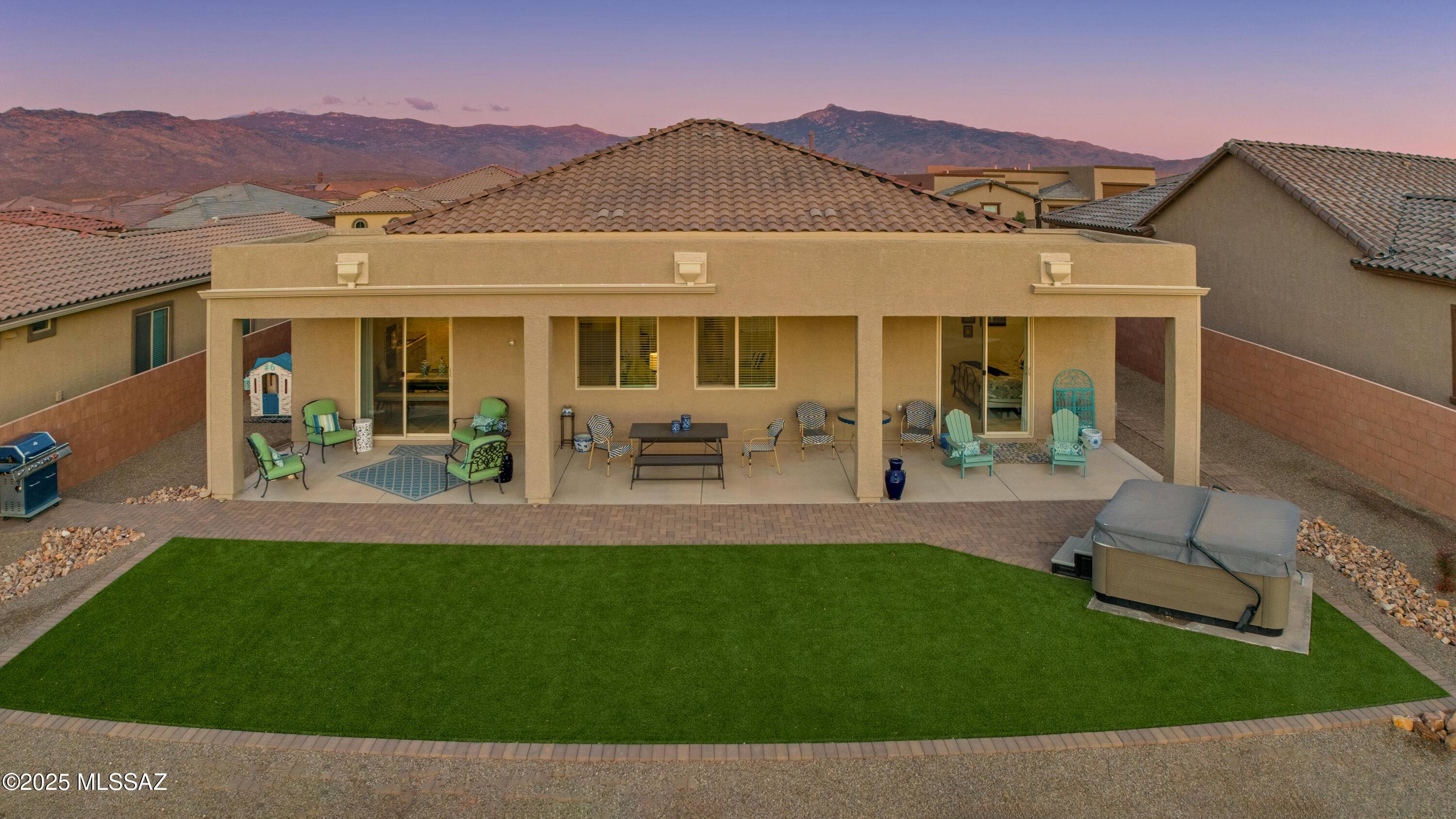 8020 S Desert Indigo Drive, Tucson, AZ 85747