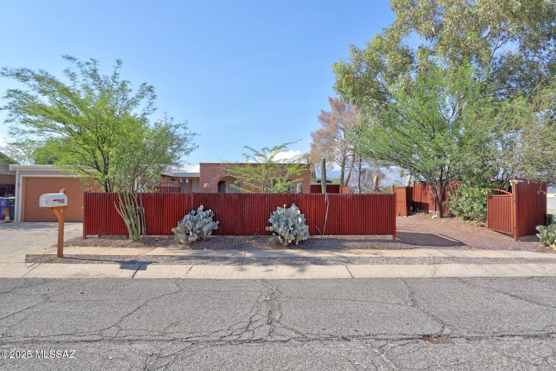 Tucson, AZ 85715,9481 E Calle Eunice