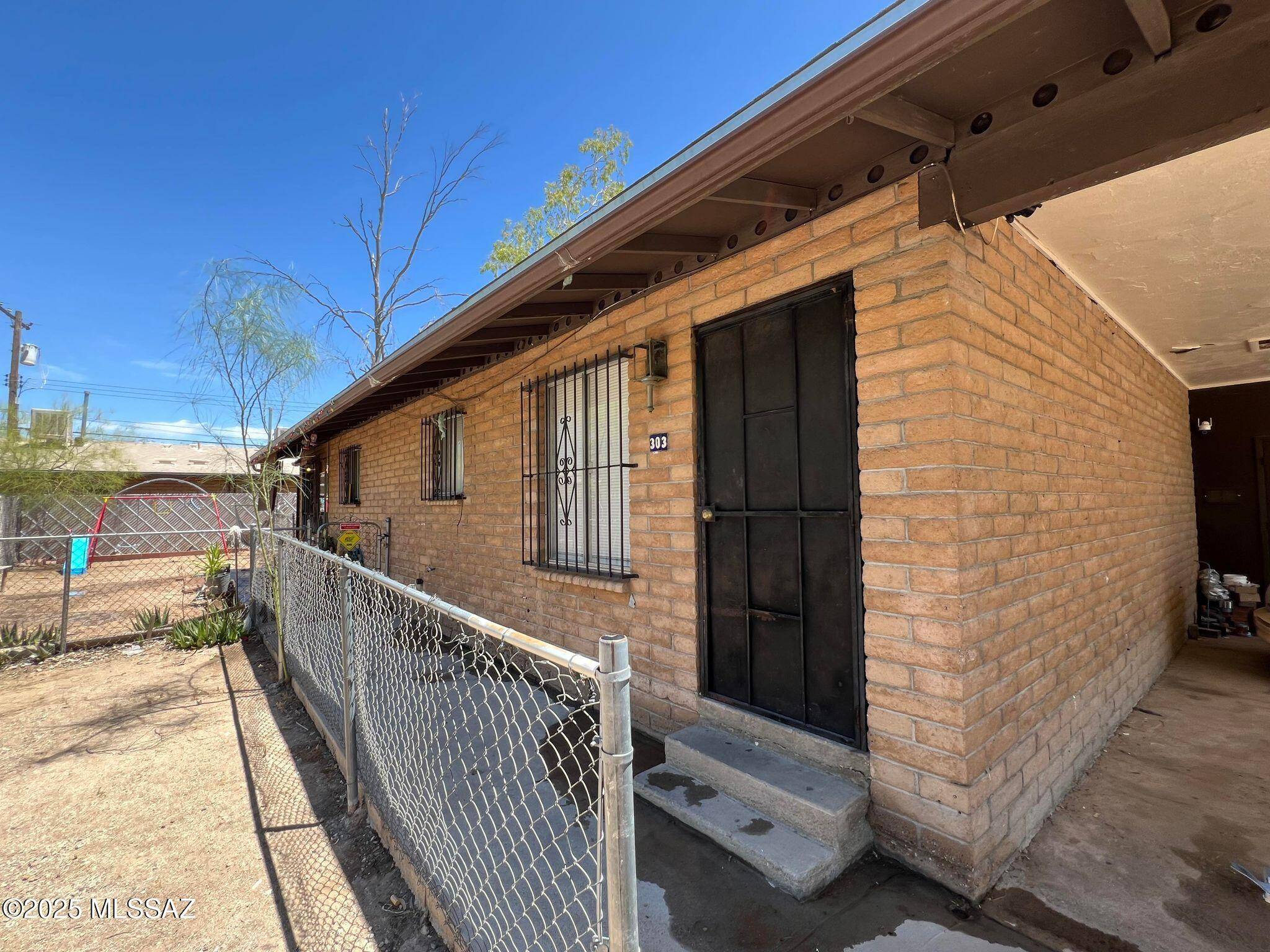 Tucson, AZ 85705,303 E Lester Street