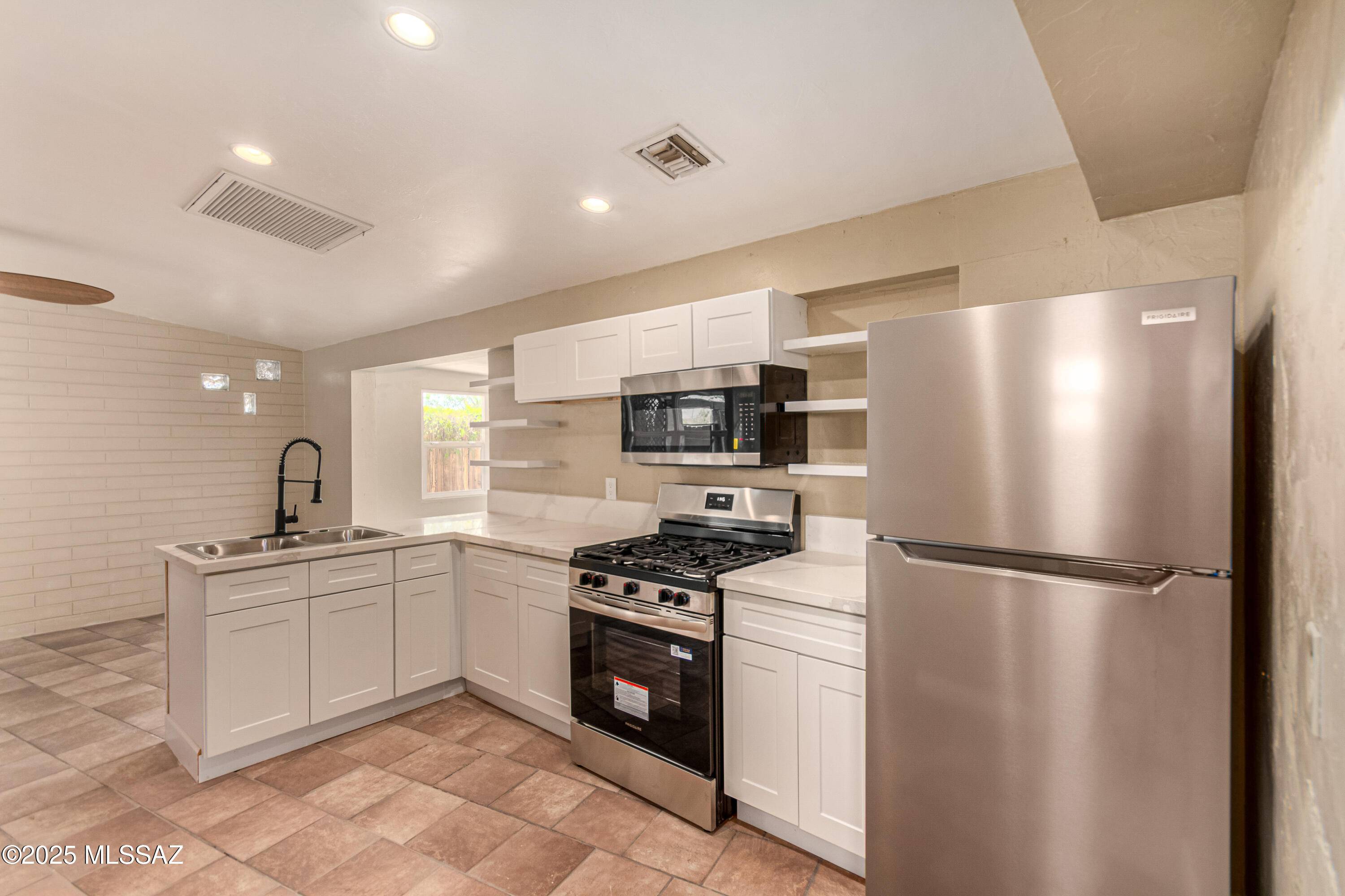 Tucson, AZ 85705