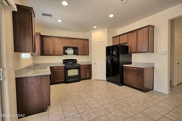 Sahuarita, AZ 85629,721 W Calle Ocarina