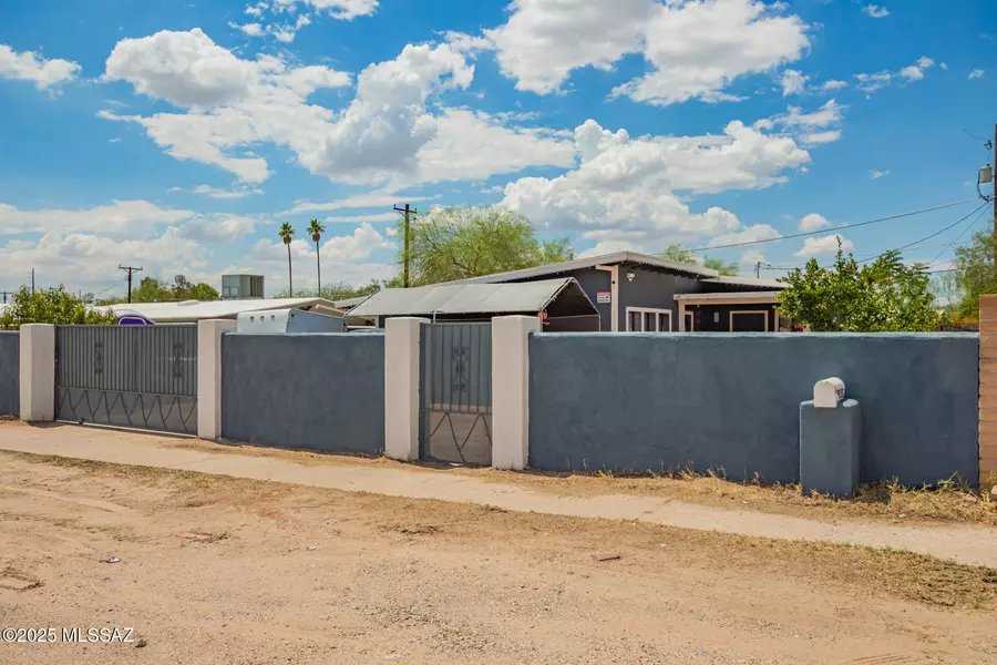 2502 S Forgeus Stravenue, Tucson, AZ 85713