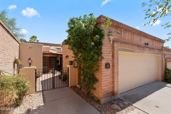90 E Silverado Place, Oro Valley, AZ 85737