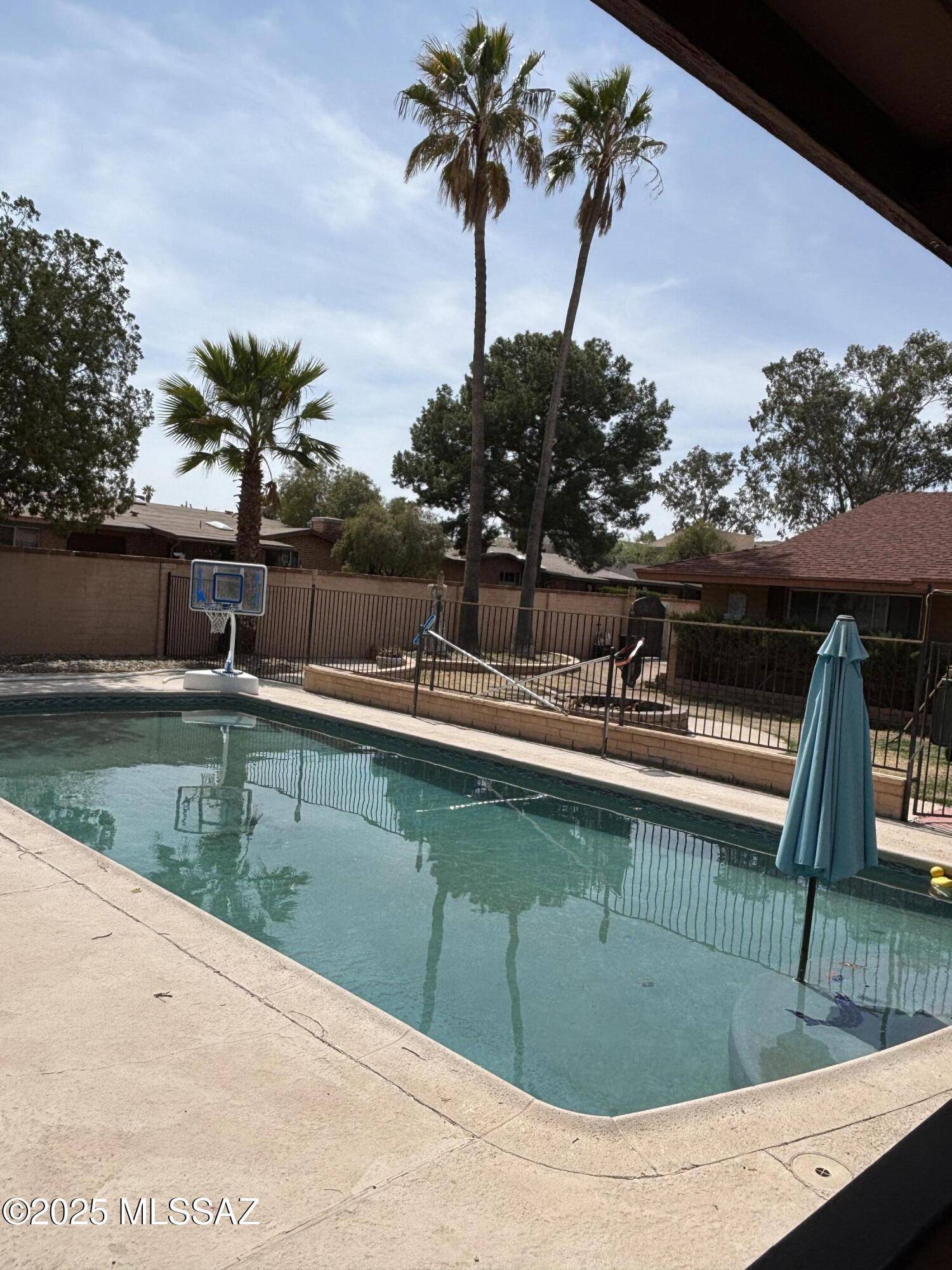 7724 E Tanque Verde Lane, Tucson, AZ 85715