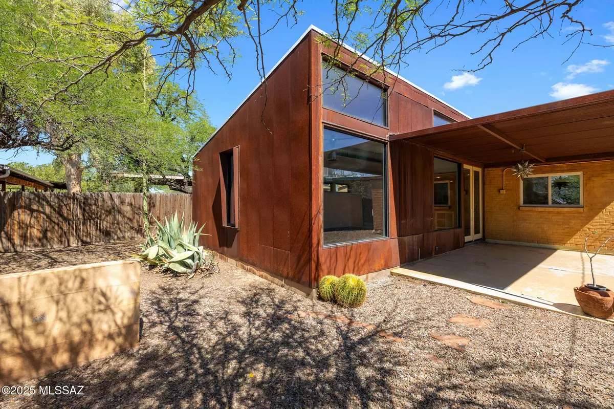 Tucson, AZ 85719,1410 E Water Street