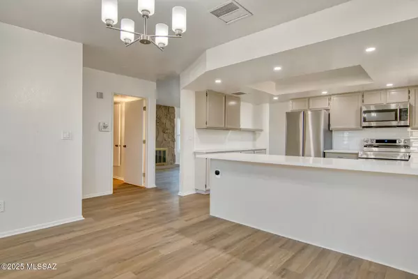4642 N Edgebrooke Place, Tucson, AZ 85705