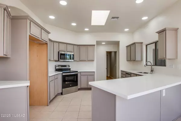 Green Valley, AZ 85614,656 W Rio Moctezuma
